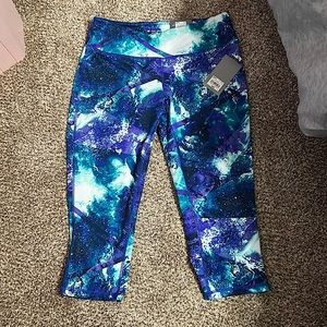Tek Gear capri legging style pants. Have never been worn. Size medium, stretchy